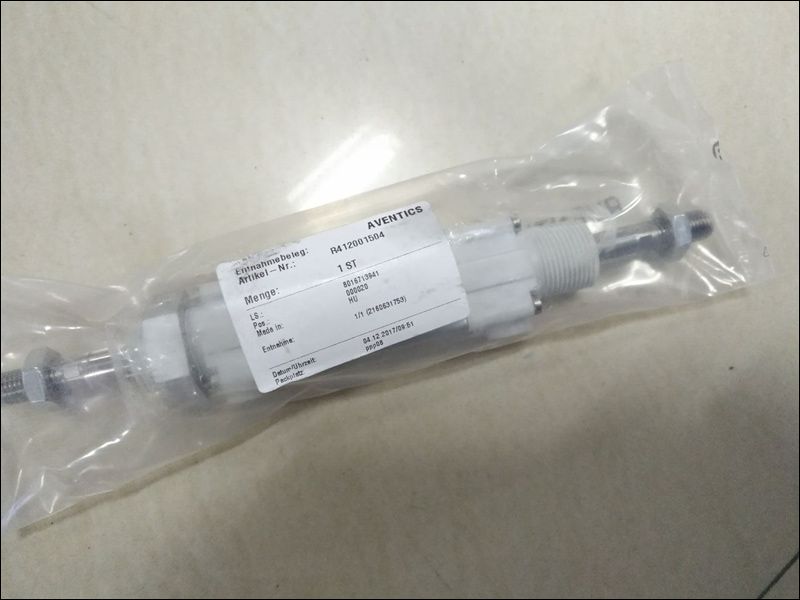 R412001504   氣缸