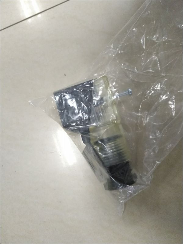 電磁閥插頭