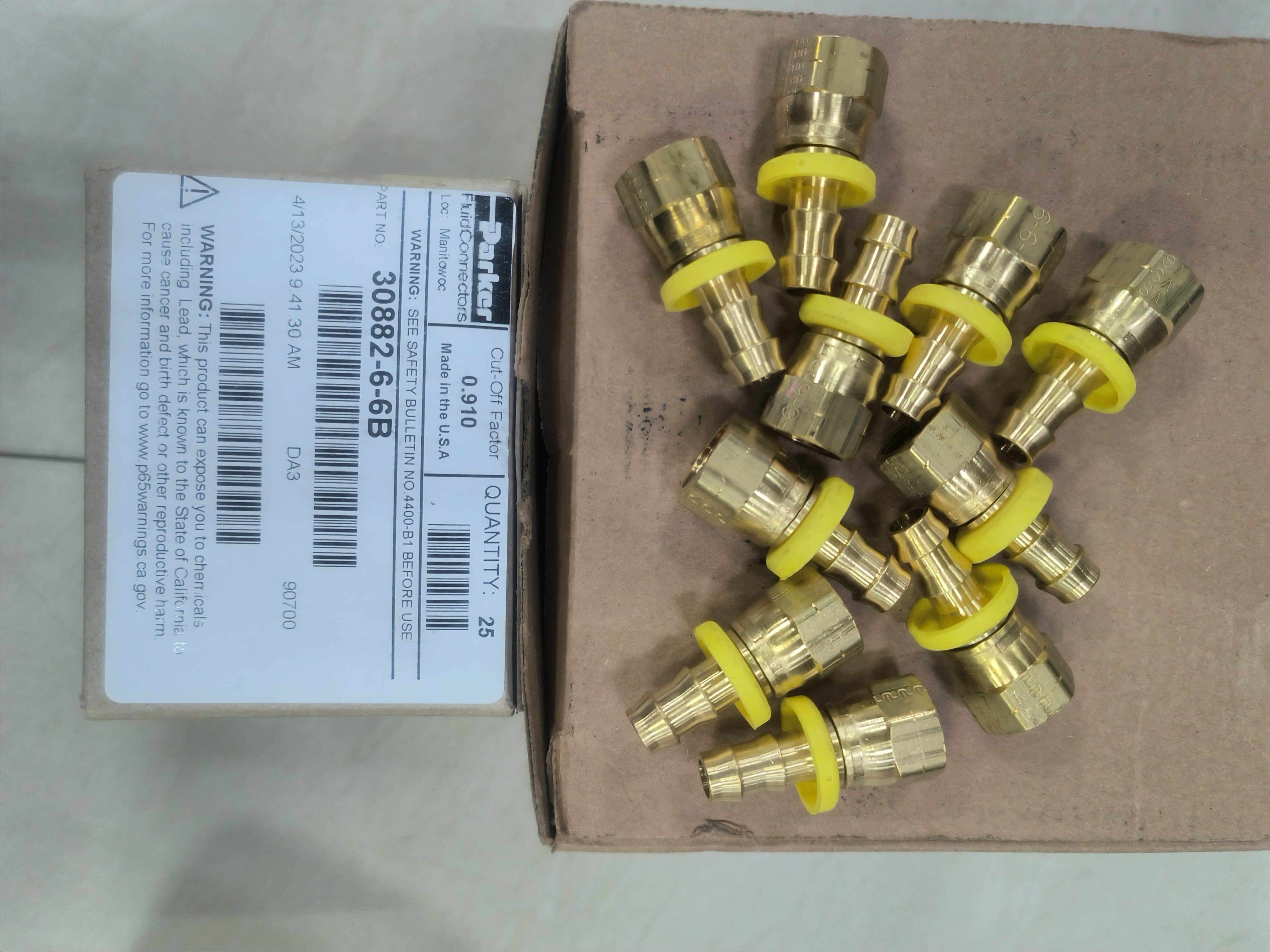 30882-6-6B   氣管接頭